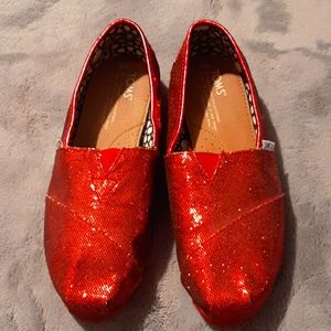 Womens red sparkly Toms
